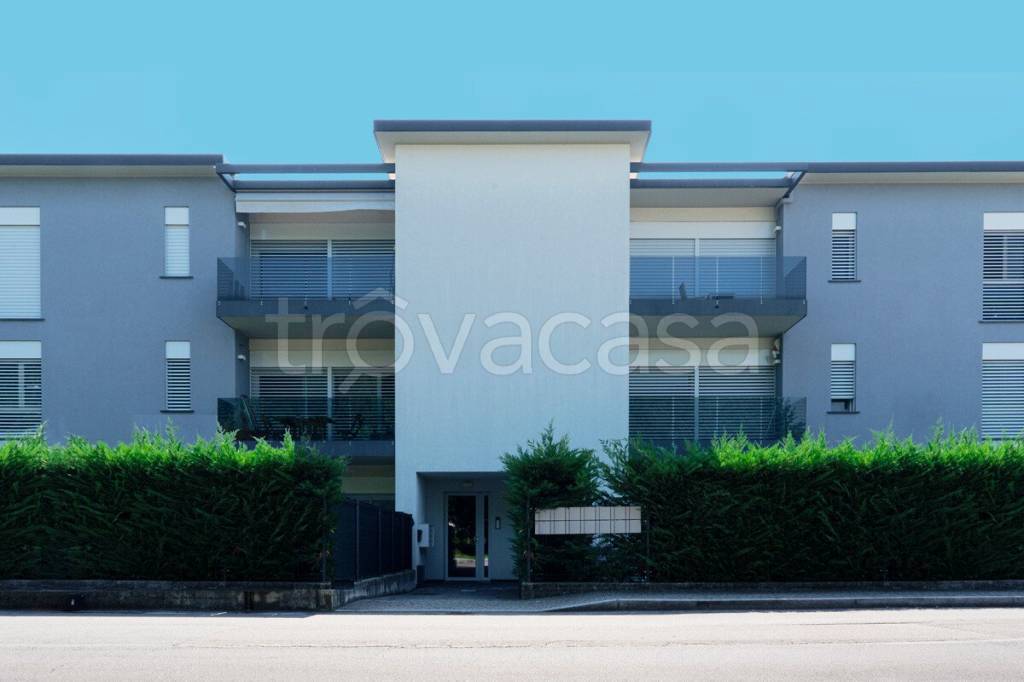 appartamento in vendita a Mozzate in zona Santa Maria Solaro