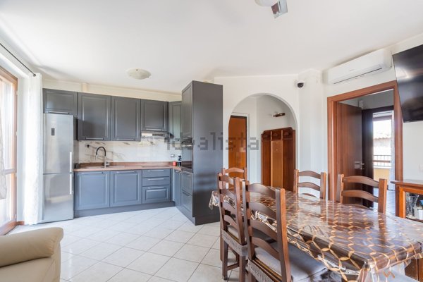 appartamento in vendita a Mozzate in zona Santa Maria Solaro
