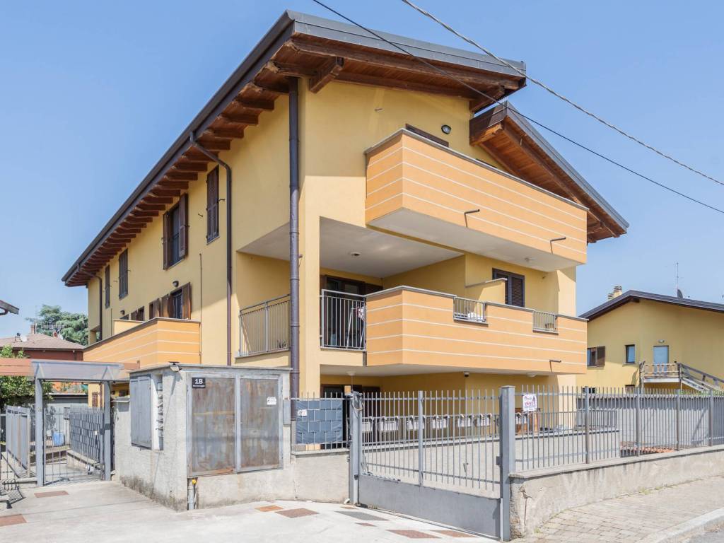 appartamento in vendita a Mozzate in zona Santa Maria Solaro