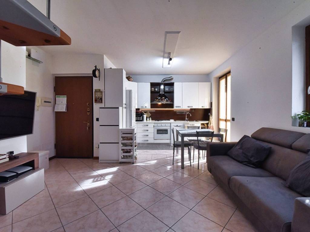 appartamento in vendita a Mozzate in zona Santa Maria Solaro