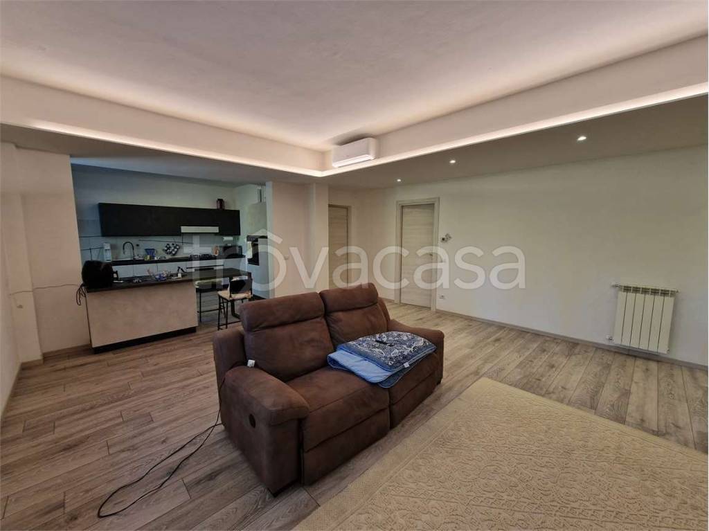 appartamento in vendita a Mozzate in zona Santa Maria Solaro