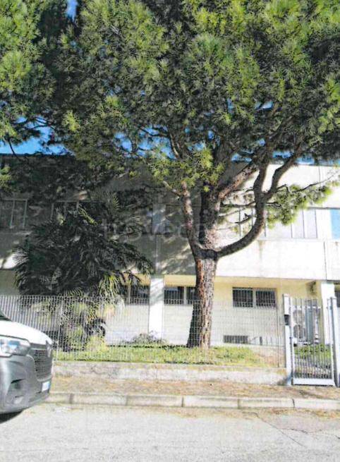 locale commerciale in vendita a Mozzate
