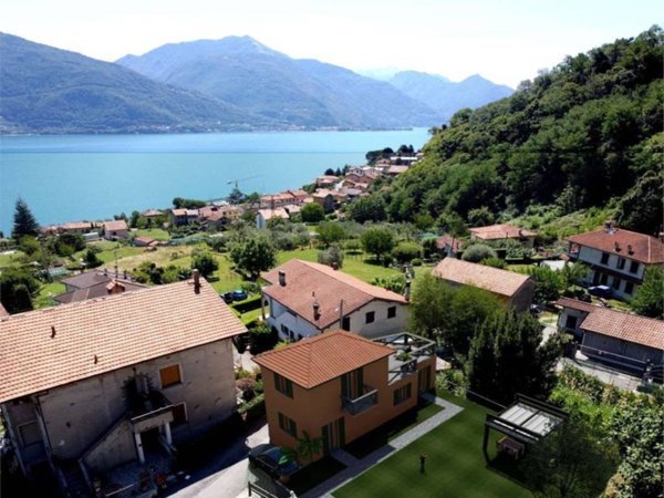 casa indipendente in vendita a Musso