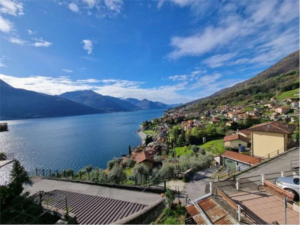 appartamento in vendita a Musso in zona Genico