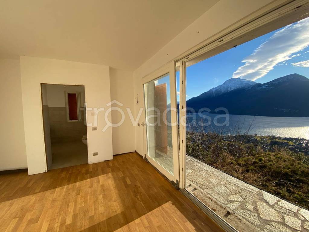 casa indipendente in vendita a Musso