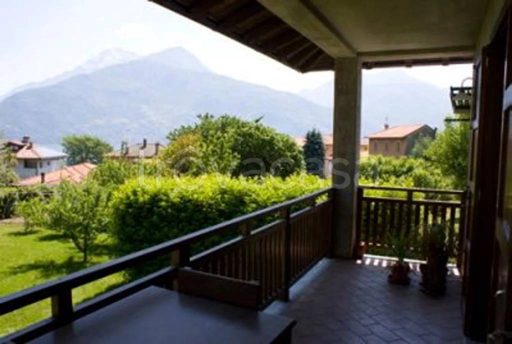 casa indipendente in vendita a Musso