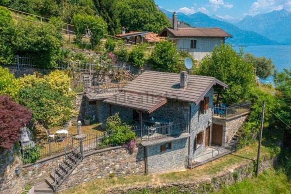 appartamento in vendita a Musso in zona Croda