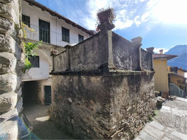 casa indipendente in vendita a Musso in zona Genico