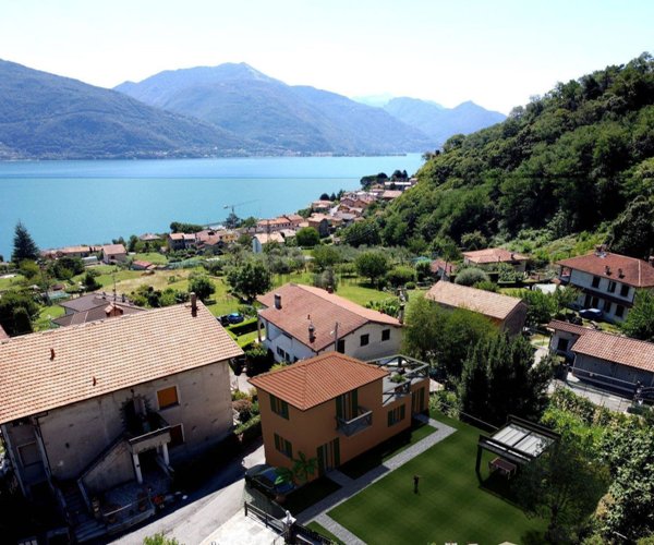 terreno in vendita a Musso in zona Genico