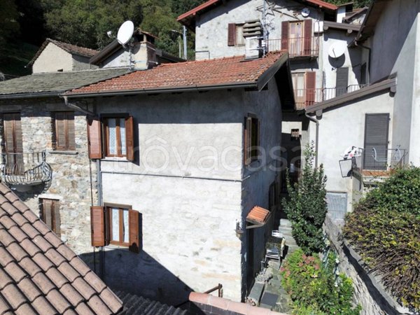 casa indipendente in vendita a Musso in zona Genico