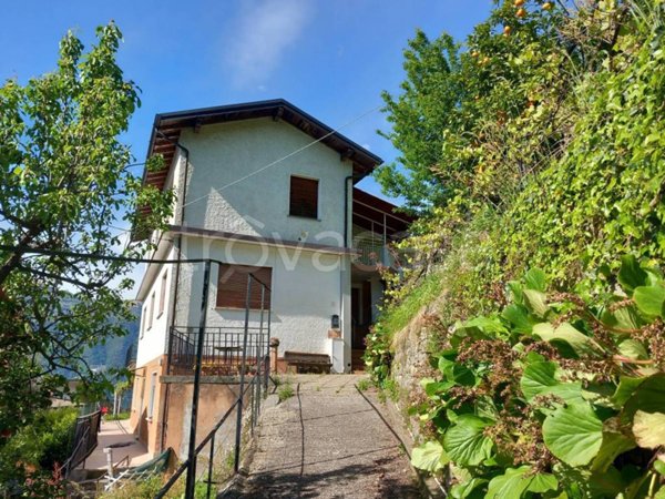 casa indipendente in vendita a Nesso