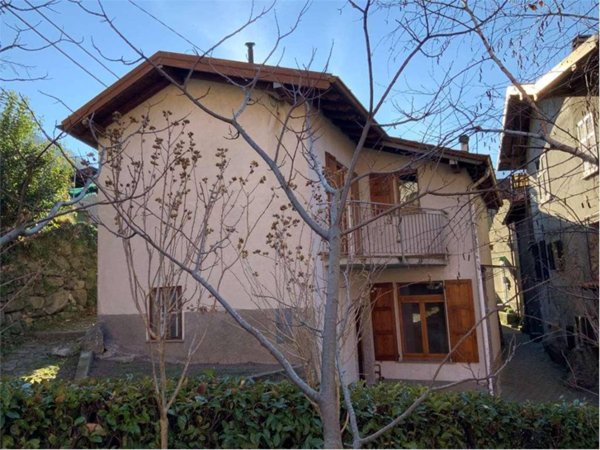 casa indipendente in vendita a Nesso