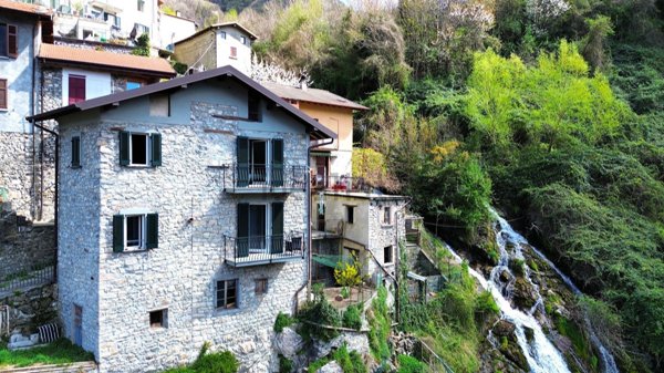 quadrivano in vendita a Nesso