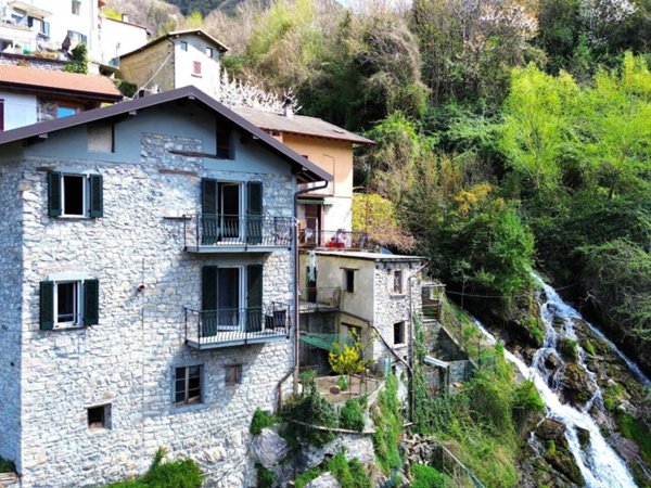 quadrivano in vendita a Nesso