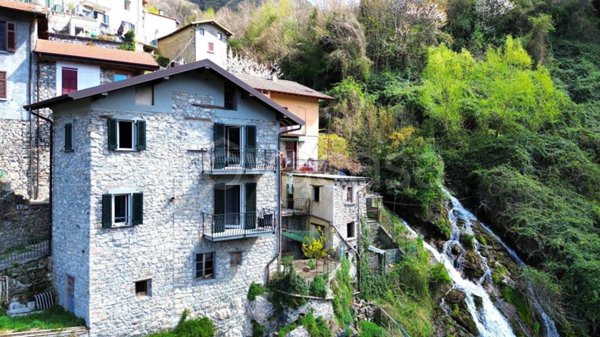 quadrivano in vendita a Nesso