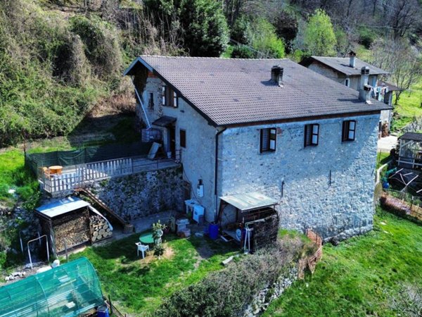 casa indipendente in vendita a Nesso
