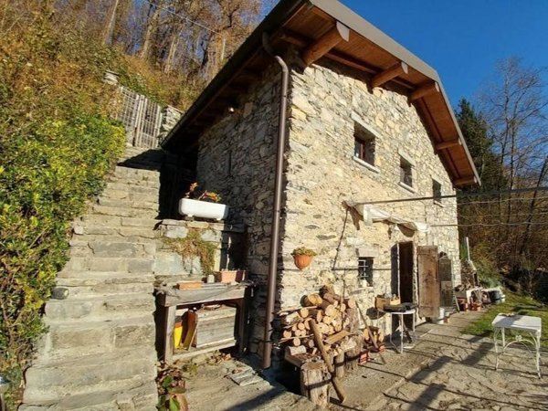 casale in vendita a Nesso