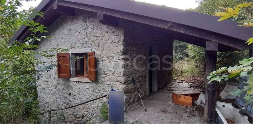 casa indipendente in vendita a Nesso