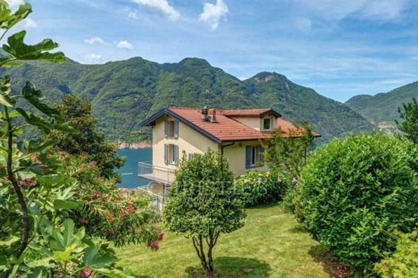 casa indipendente in vendita a Nesso