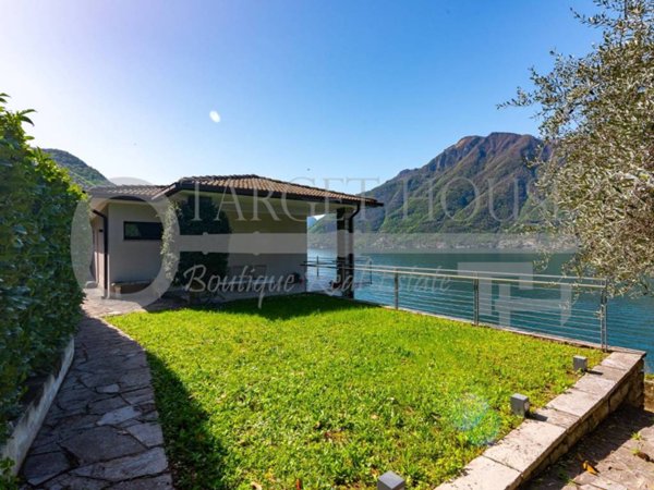 casa indipendente in vendita a Nesso