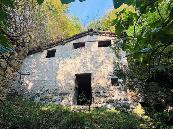 casa indipendente in vendita a Nesso