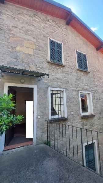 casa indipendente in vendita a Nesso
