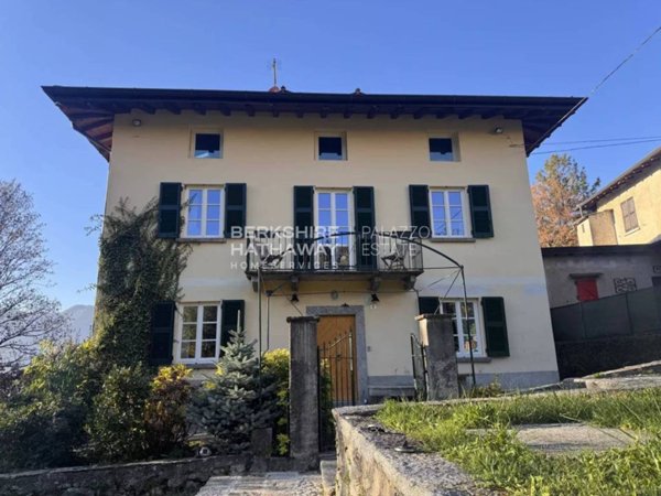 casa indipendente in vendita a Nesso