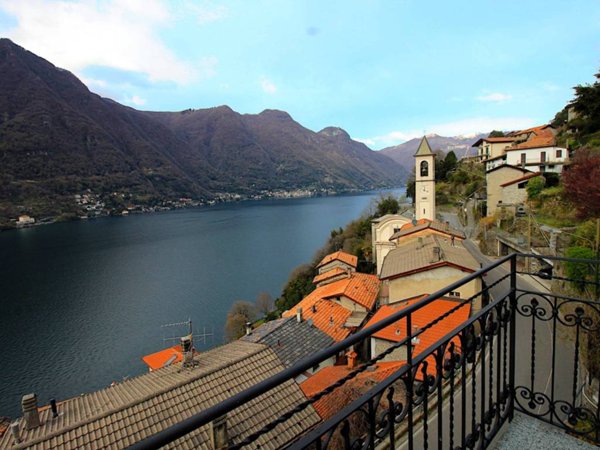 casa indipendente in vendita a Nesso