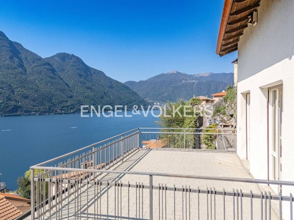 casa indipendente in vendita a Nesso