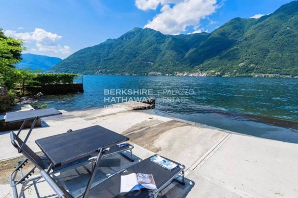 casa indipendente in vendita a Nesso