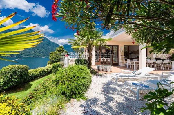 casa indipendente in vendita a Nesso