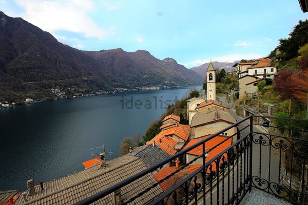 casa indipendente in vendita a Nesso