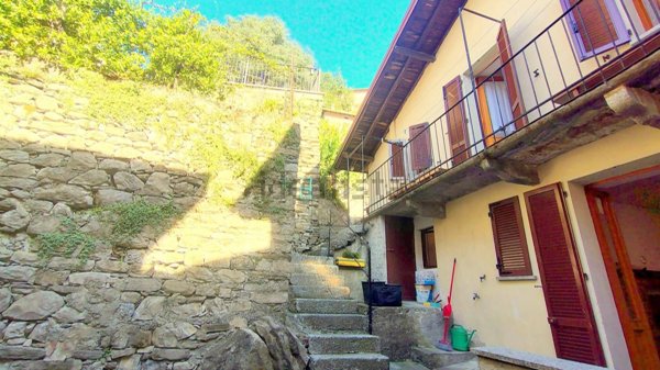 casa indipendente in vendita a Nesso