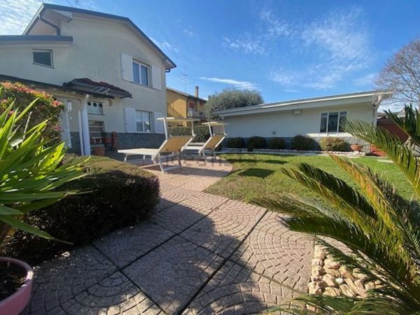 casa indipendente in vendita a Novedrate