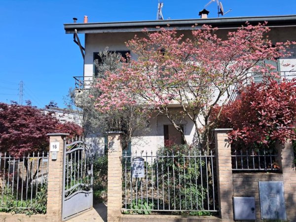 casa indipendente in vendita a Novedrate