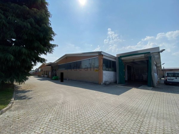 capannone in vendita a Novedrate