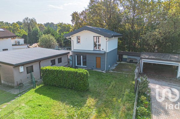 casa indipendente in vendita a Novedrate