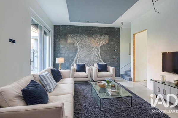 casa indipendente in vendita a Novedrate