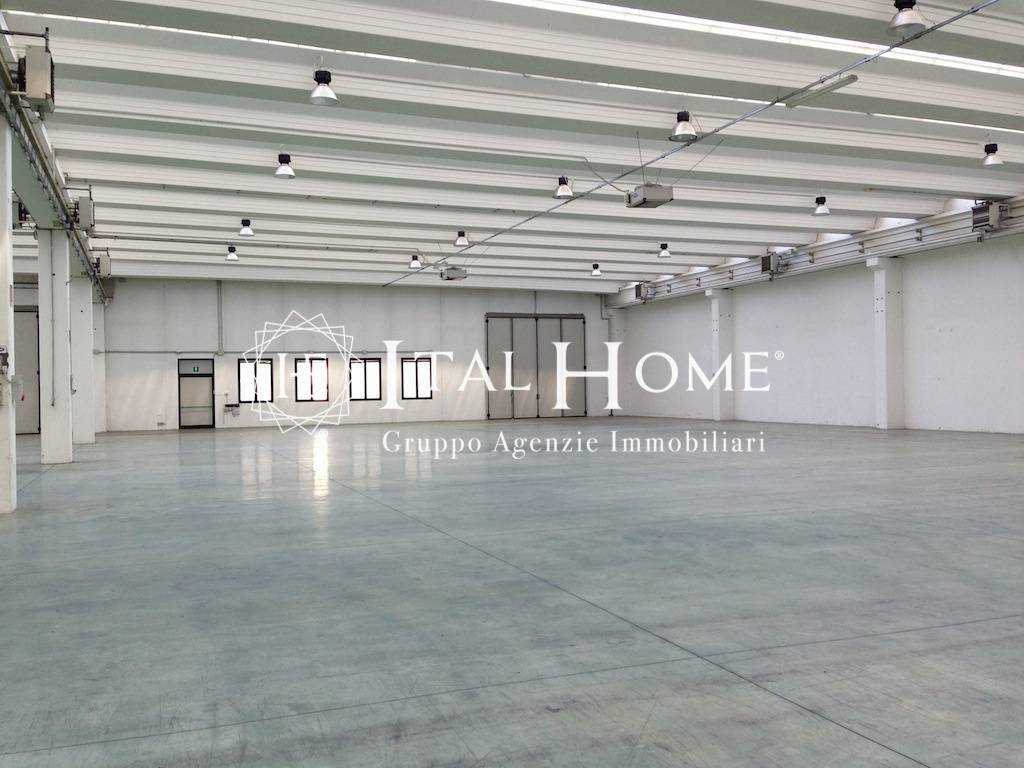 capannone in vendita a Novedrate