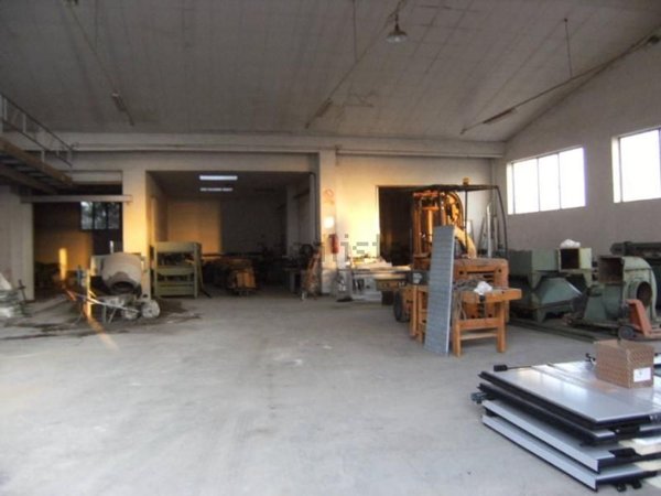 capannone in vendita a Novedrate