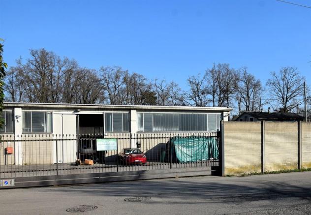 locale commerciale in vendita a Novedrate