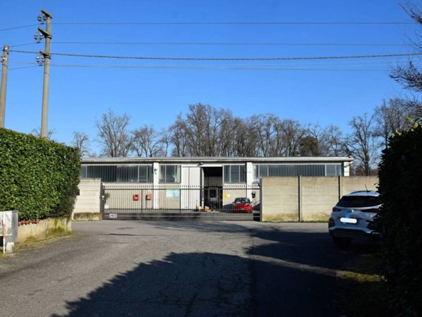 locale commerciale in vendita a Novedrate