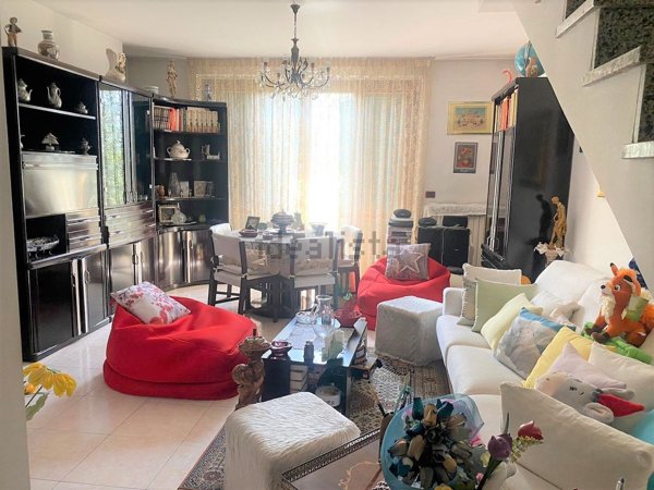 casa indipendente in vendita a Novedrate