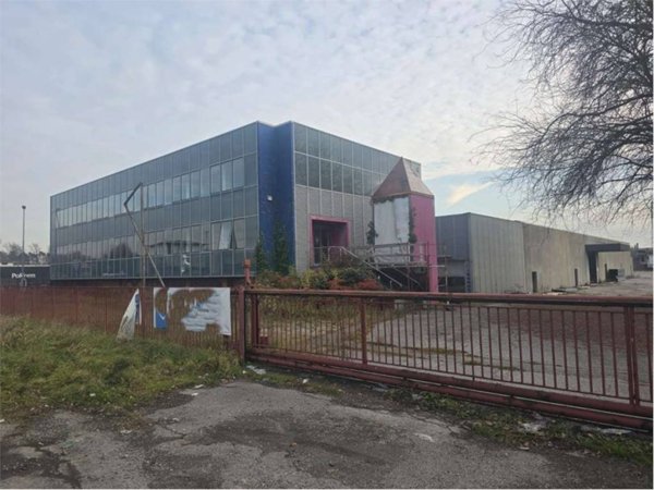 capannone in vendita a Novedrate