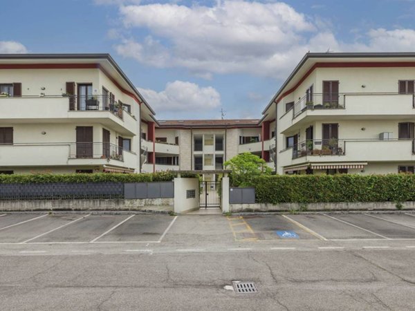 appartamento in vendita a Novedrate in zona Villaggio San Giuseppe