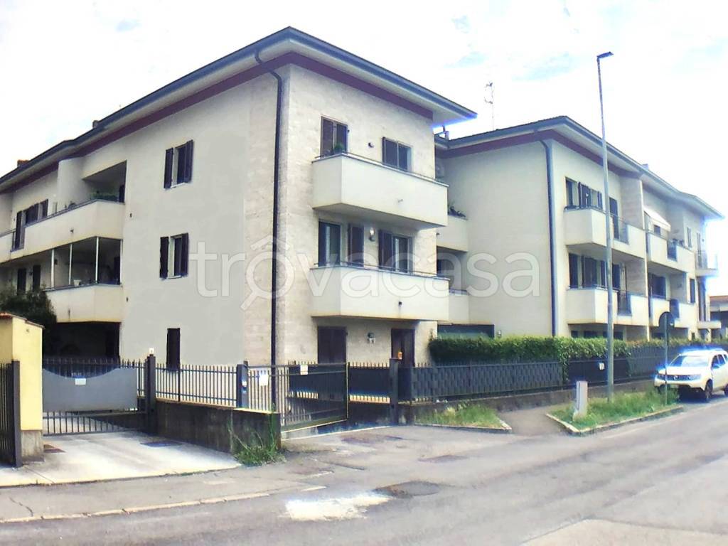 appartamento in vendita a Novedrate in zona Villaggio San Giuseppe