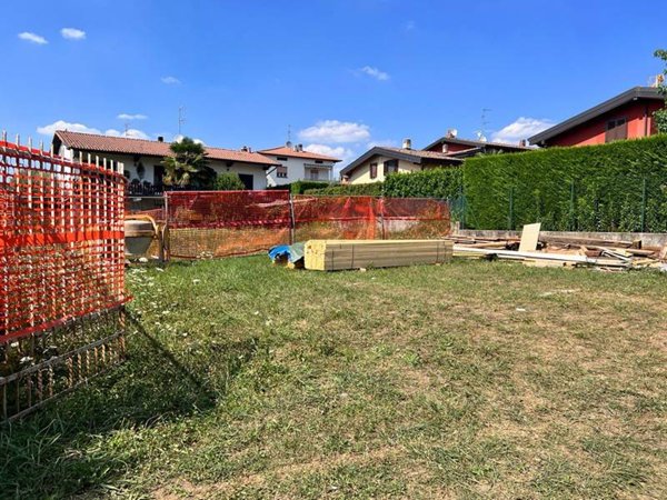 terreno edificabile in vendita ad Olgiate Comasco