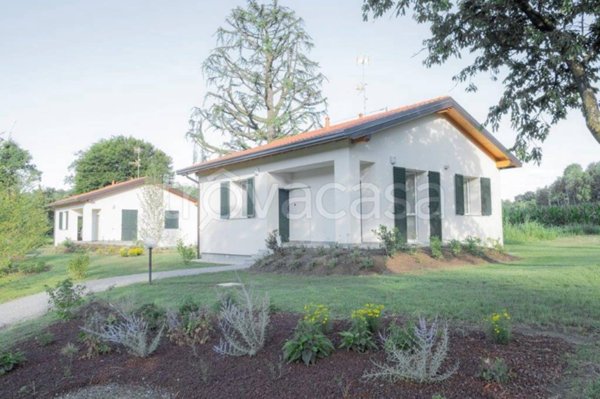 casa indipendente in vendita ad Olgiate Comasco in zona Baragiola