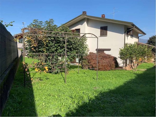 casa indipendente in vendita ad Olgiate Comasco