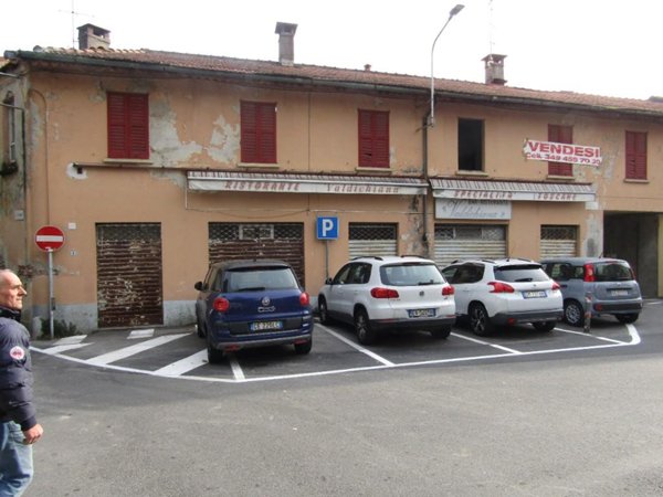 locale commerciale in vendita ad Olgiate Comasco
